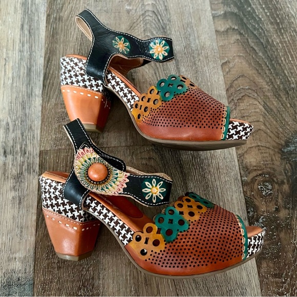 L’Artiste Leather Jive Sandals - Picture 2 of 8